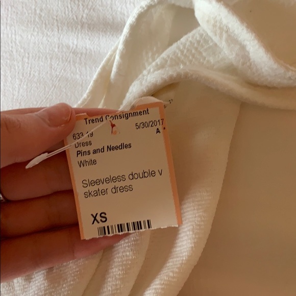 Flowy white summer dress - Picture 4 of 5